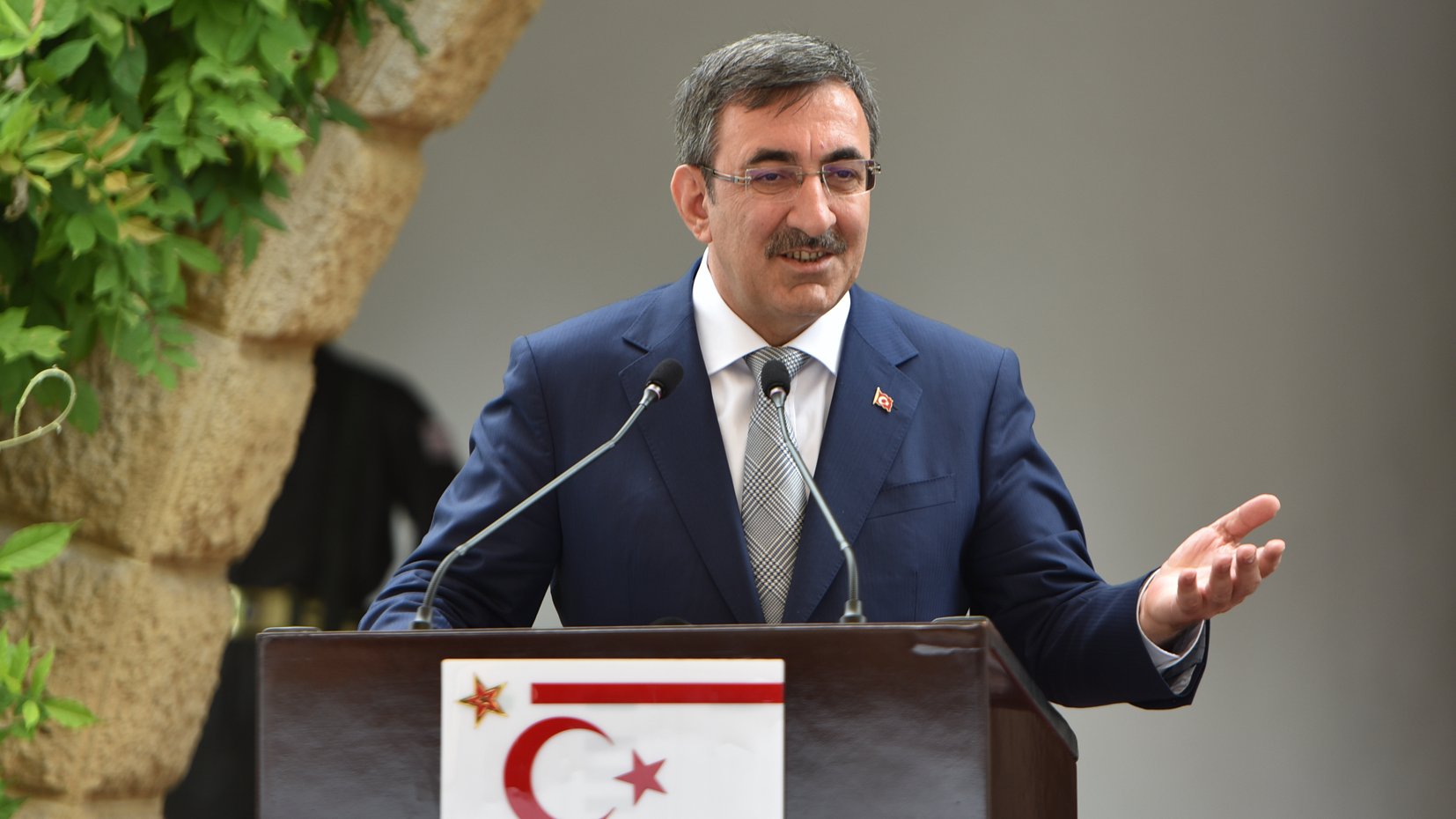 Cumhurbaşkanı Yardımcısı Cevdet Yılmaz iki günlük temaslar için KKTC'ye geldi
