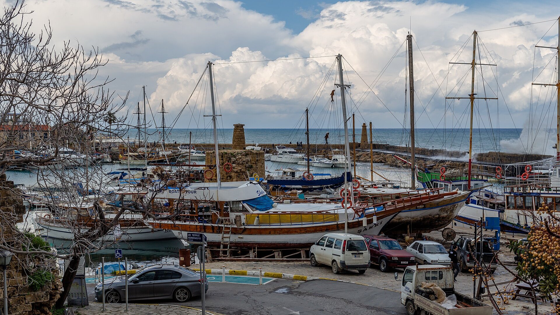 Girne'de tabanca ele geçirilen soruşturmada iki kişi daha tutuklandı