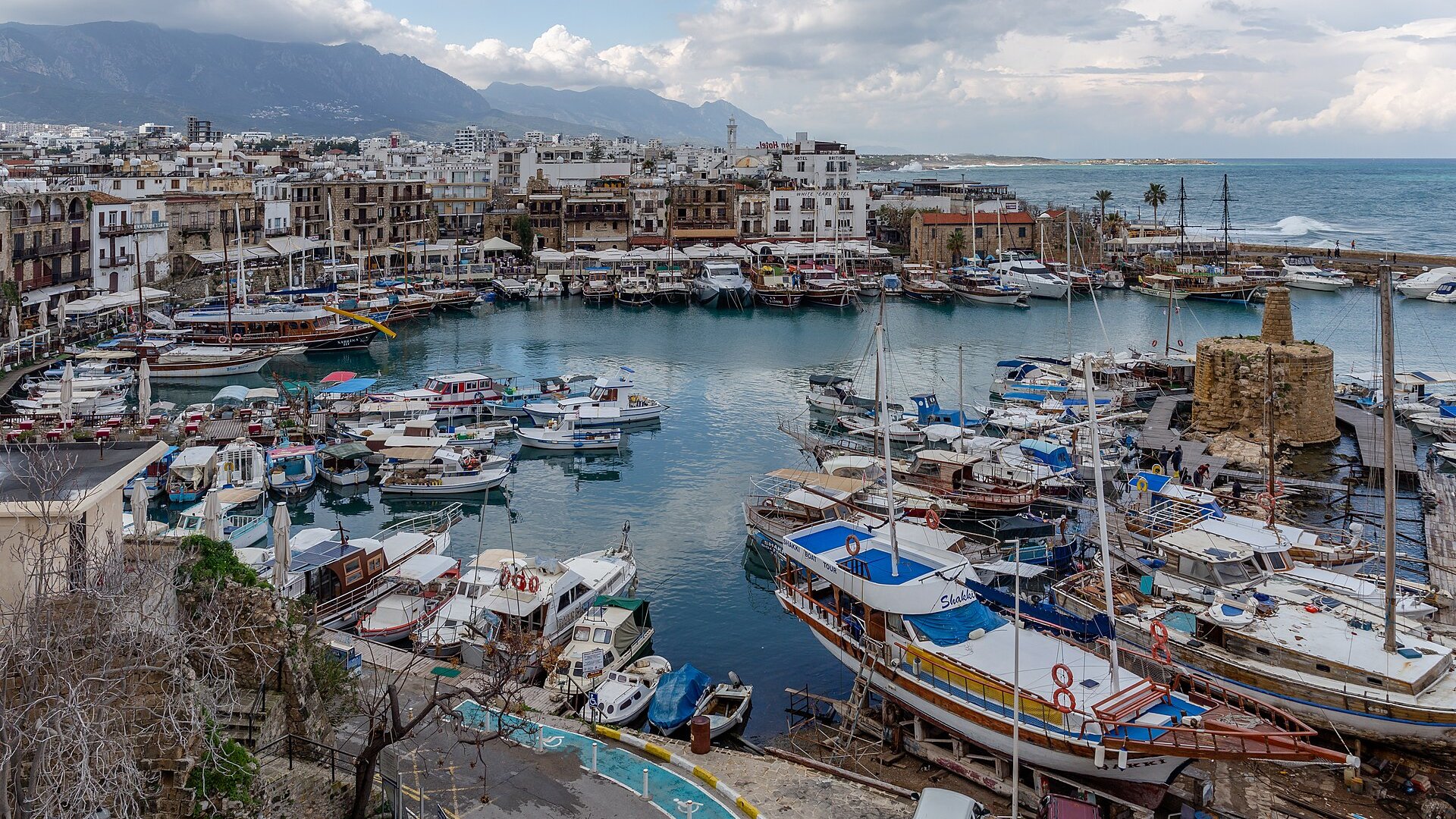 Lösemiyle mücadele eden Başak Buba için Girne Belediyesi'nden destek çağrısı